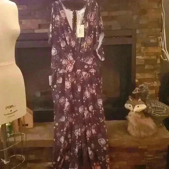 Everlynne jumpsuit in black floral - Picture 3 of 4